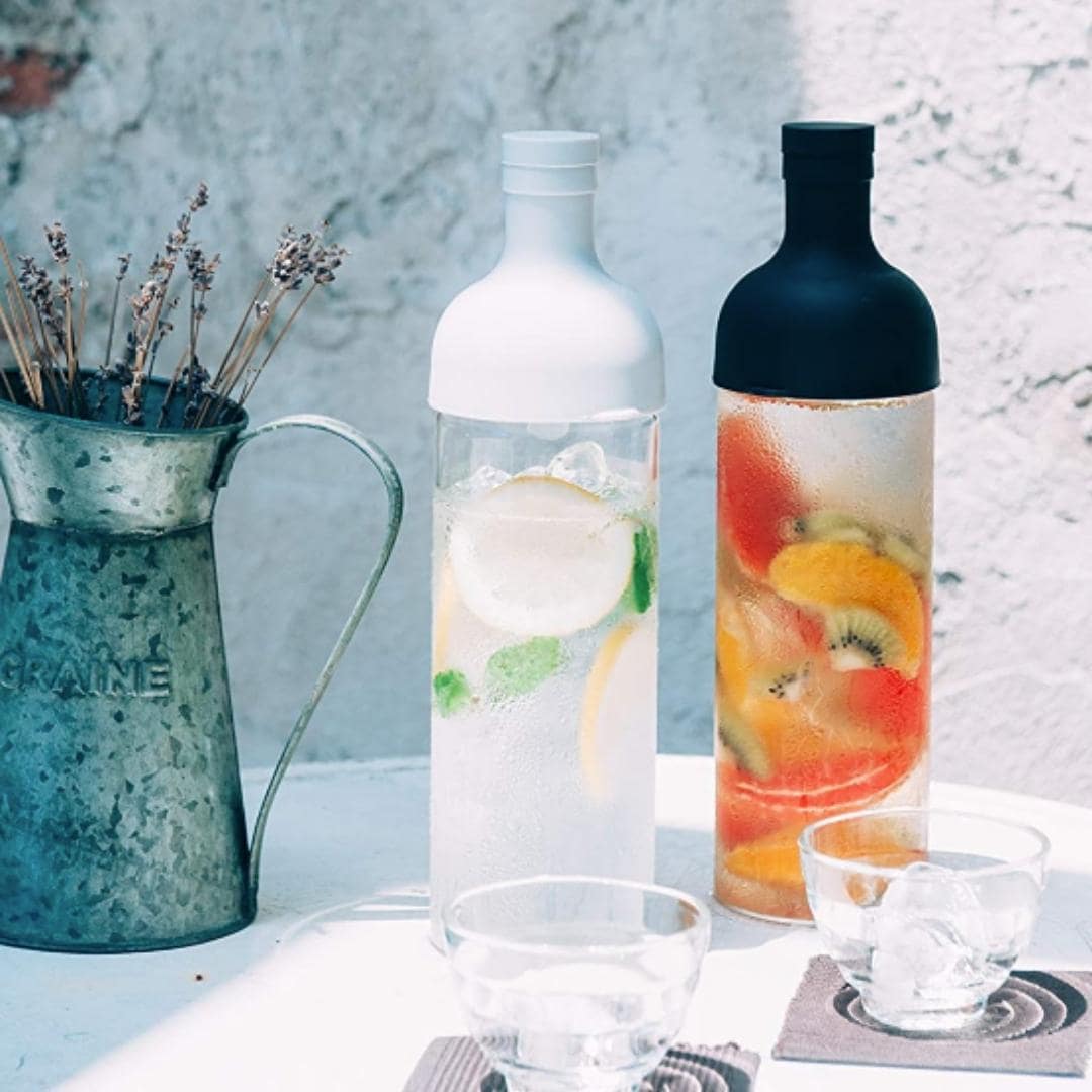 Hario Cold Brew Tea Bottle (750ml) With Filter And Tea Glasses | Dove Grey